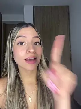 Snapshot of Issabela_G1 chatting on February 2025 03:50:01 AM Issabela G1 online show from February 2025 03:50:01 AM