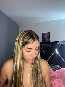 Snapshot of Issabela_G1 chatting on March 2025 07:58:02 AM Issabela G1 online show from March 2025 07:58:02 AM