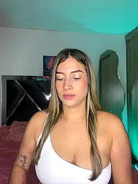 Snapshot of Issabela_G1 chatting on September 2025 01:27:02 AM Issabela G1 online show from September 2025 01:27:02 AM