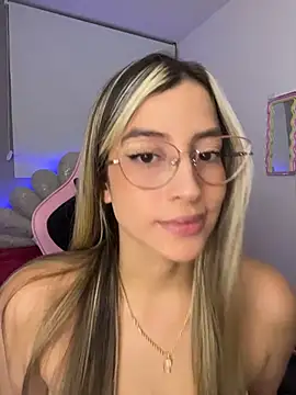 Issabela G1 online show from May 2026 04:56:02 AM