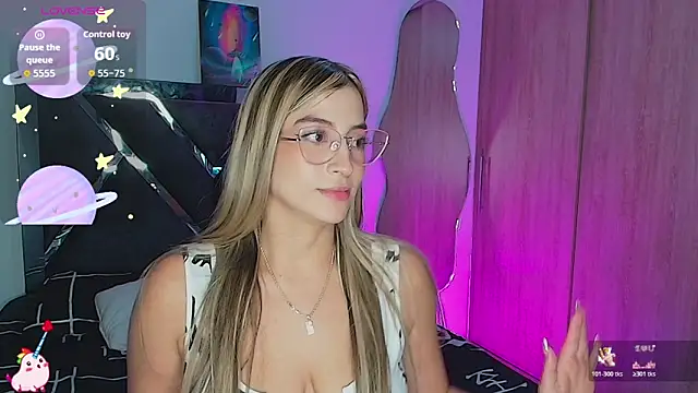 Snapshot of Issabela_G1 chatting on October 2025 01:18:01 AM Issabela G1 online show from October 2025 01:18:01 AM