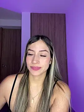 Snapshot of Issabela_G1 chatting on February 2025 12:30:01 AM Issabela G1 online show from February 2025 12:30:01 AM