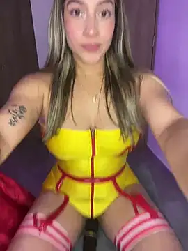 Snapshot of Issabela_G1 chatting on February 2025 05:10:01 AM Issabela G1 online show from February 2025 05:10:01 AM