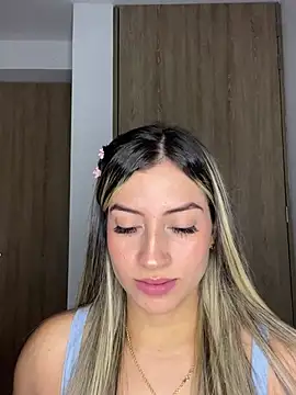 Snapshot of Issabela_G1 chatting on February 2025 04:41:02 AM Issabela G1 online show from February 2025 04:41:02 AM