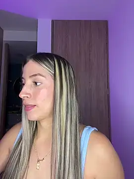 Snapshot of Issabela_G1 chatting on February 2025 11:16:02 PM Issabela G1 online show from February 2025 11:16:02 PM