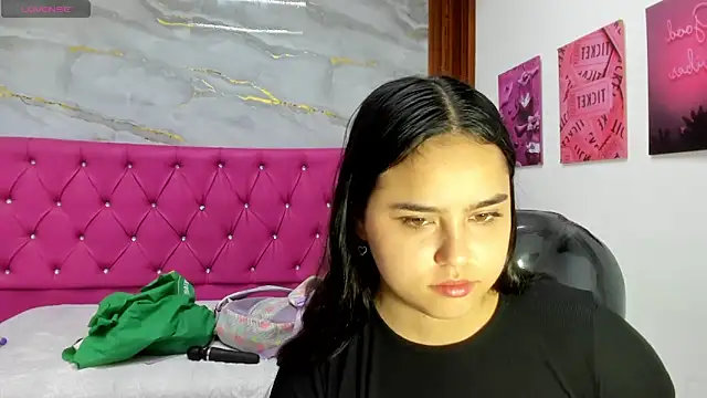 Snapshot of Helen_russo chatting on April 2026 06:14:02 PM Helen russo online show from April 2026 06:14:02 PM