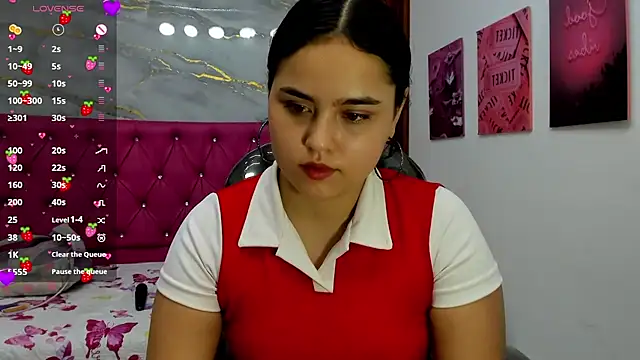 Snapshot of Helen_russo chatting on April 2026 06:11:02 PM Helen russo online show from April 2026 06:11:02 PM