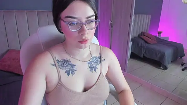 Charlotte Olsen  online show from February 2025 12:29:01 PM