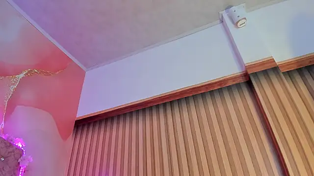 Snapshot of Bella__sweet chatting on March 2025 07:01:02 PM Bella sweet online show from March 2025 07:01:02 PM