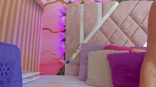 Snapshot of Bella__sweet chatting on February 2026 10:58:01 AM Bella sweet online show from February 2026 10:58:01 AM