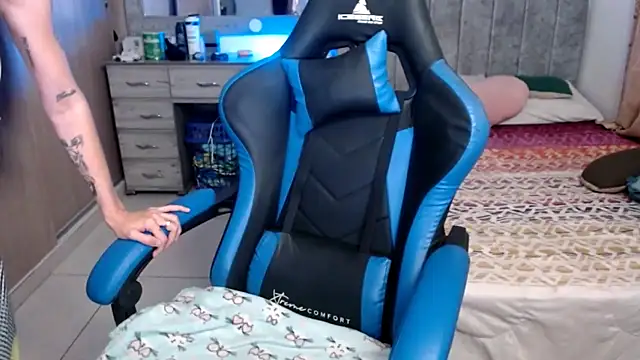 yeibles online show from October 2025 12:34:02 AM