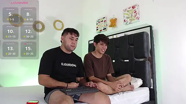 Valerio 22 online show from November 2025 10:10:02 PM