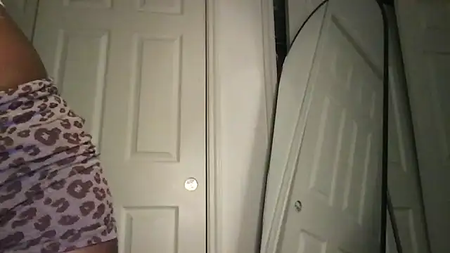 Snapshot of bambinokitt3n chatting on March 2026 10:45:02 AM bambinokitt3n online show from March 2026 10:45:02 AM