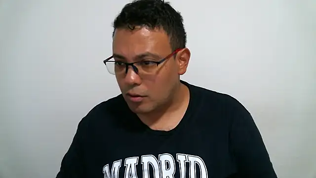 Mikee-Leee online show from October 2025 08:42:01 PM