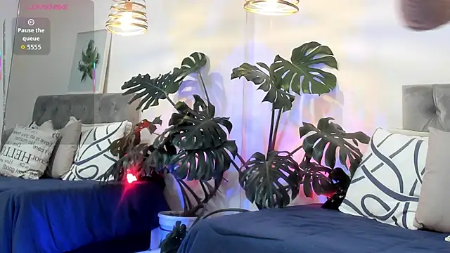 Nami sunny online show from November 2025 02:04:01 AM