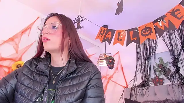 Nami sunny online show from October 2025 06:40:01 PM