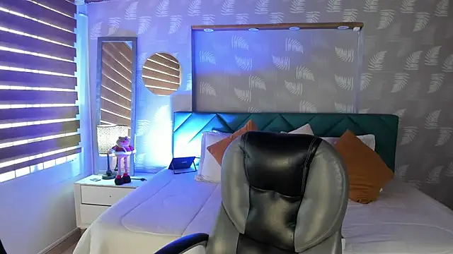 Nami sunny online show from November 2025 12:49:02 PM