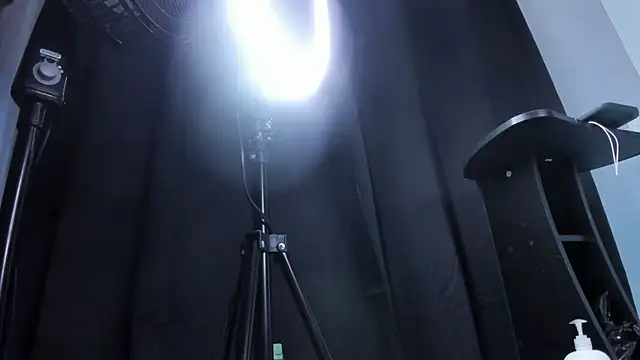 amber  blair online show from February 2025 09:31:02 PM