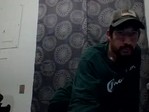 Snapshot of Curved4Pleasure chatting on December 2024 05:58:01 AM Curved4Pleasure online show from December 2024 05:58:01 AM