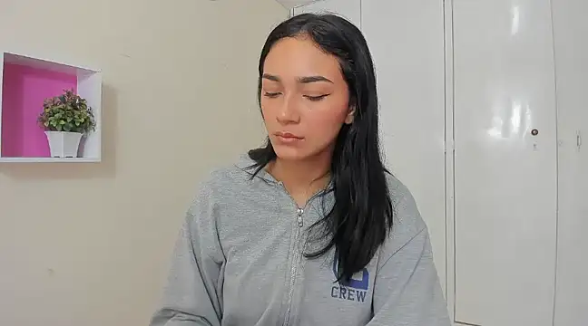 ASIAM BRUNET online show from February 2025 01:00:01 PM