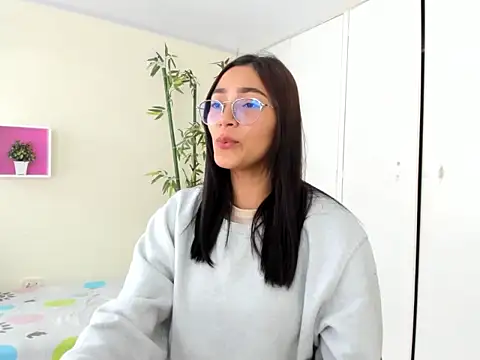 Snapshot of ASIAM_BRUNET chatting on January 2026 03:52:01 PM ASIAM BRUNET online show from January 2026 03:52:01 PM