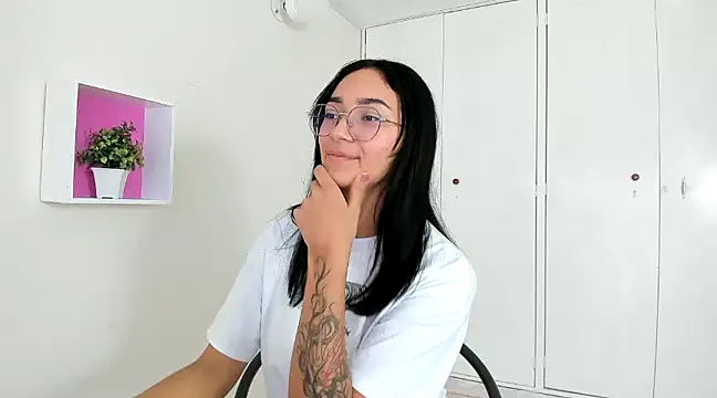 ASIAM BRUNET online show from January 2025 04:14:02 PM