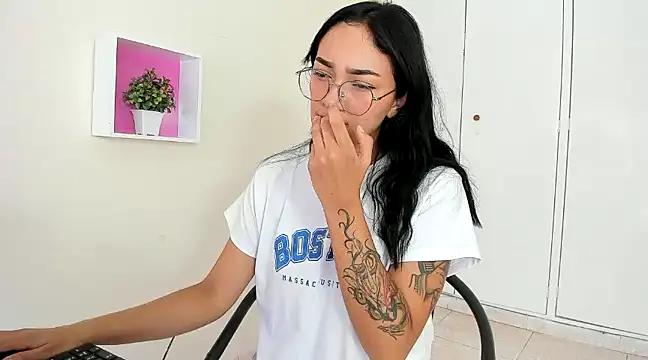 ASIAM BRUNET online show from January 2025 01:49:02 PM