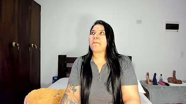 mile uribe online show from December 2025 03:06:02 AM