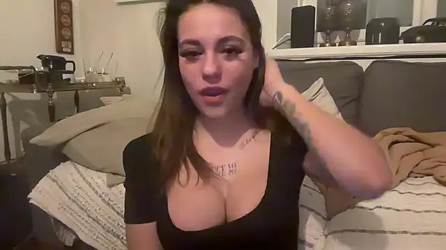 Dif-tjejen online show from December 2025 02:01:01 AM