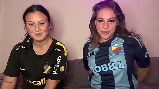 Snapshot of Dif-tjejen chatting on September 2025 09:29:01 PM Dif-tjejen online show from September 2025 09:29:01 PM