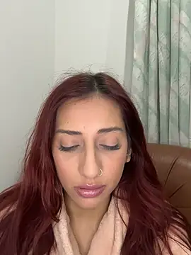 julialupato1606 online show from February 2026 09:21:01 PM