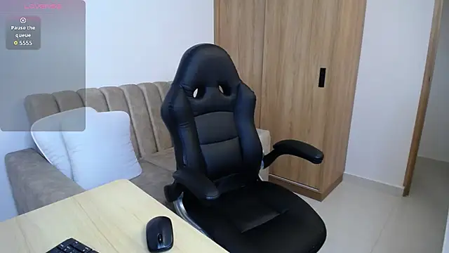 karoll marquez online show from April 2026 12:56:01 AM