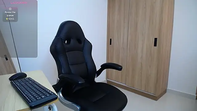 Snapshot of karoll_marquez chatting on October 2025 10:34:01 PM karoll marquez online show from October 2025 10:34:01 PM