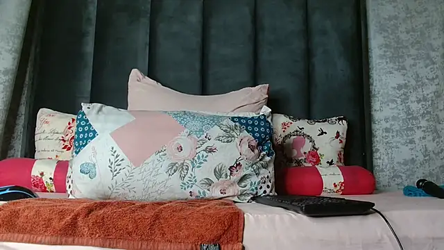 Lucy Blacksilk online show from January 2026 11:53:01 PM