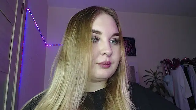 Greeenfriends6969 online show from December 2024 06:44:02 PM