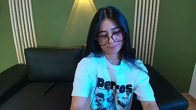 ChloeTurner  online show from October 2025 03:26:02 PM