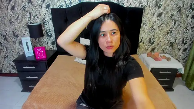 ChloeTurner  online show from April 2026 08:22:02 PM