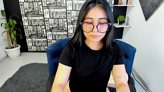 ChloeTurner  online show from December 2025 06:53:01 PM