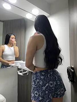 ChloeTurner  online show from March 2026 03:18:02 PM