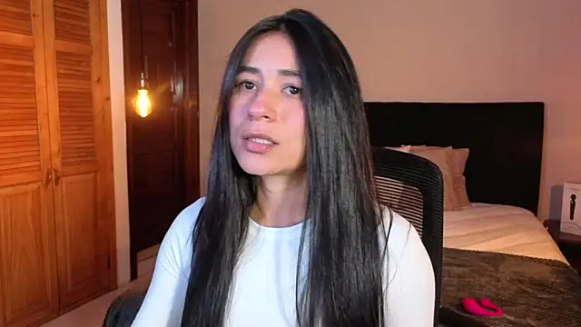 ChloeTurner  online show from April 2026 08:21:01 PM