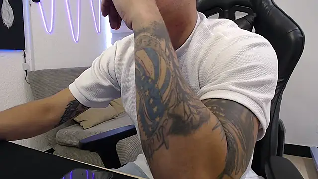 team dinamite69 online show from October 2025 06:10:02 PM