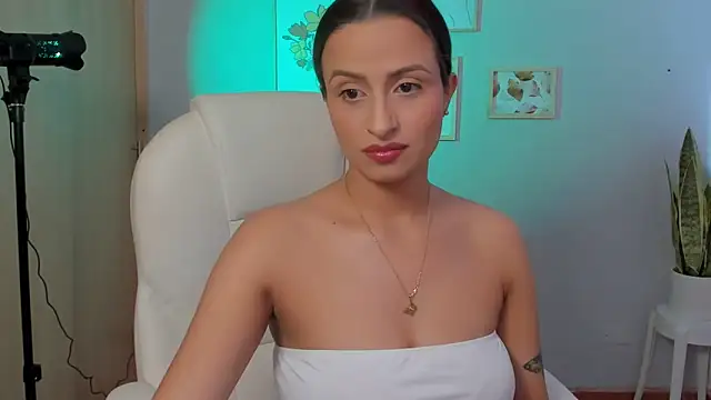 Elena Ruiz online show from January 2025 07:50:01 PM