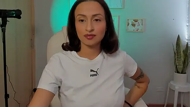 Elena Ruiz online show from January 2025 06:45:02 PM