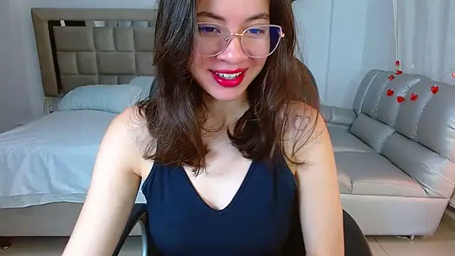 zoecruzz online show from February 2026 02:17:02 PM