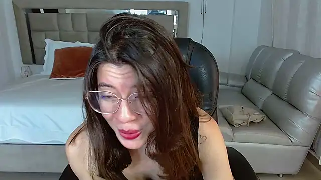 zoecruzz online show from January 2026 04:32:01 PM