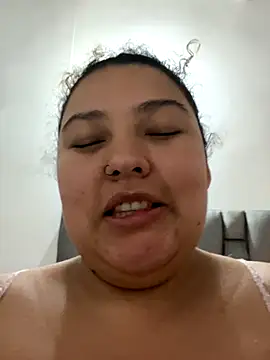 cutiepeach online show from October 2025 04:48:01 AM