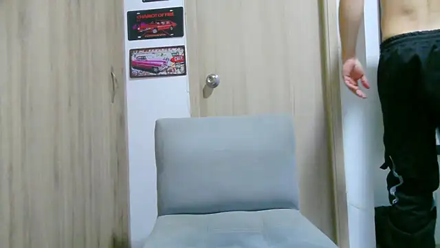 Aaron kwok28 online show from April 2026 11:01:01 PM