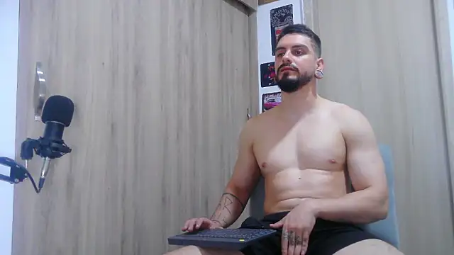 Aaron kwok28 online show from November 2025 01:56:01 AM