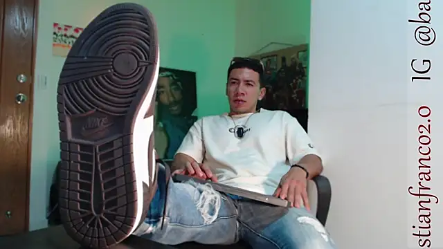 Snapshot of marc_ginale chatting on February 2025 02:14:02 AM marc ginale online show from February 2025 02:14:02 AM