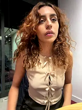 Katee Jones online show from December 2025 11:49:01 PM